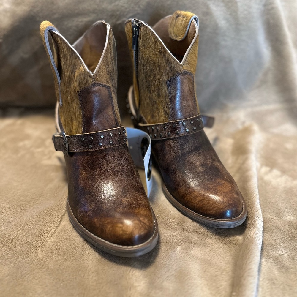 Leather & Cowhide Ankle Bootie